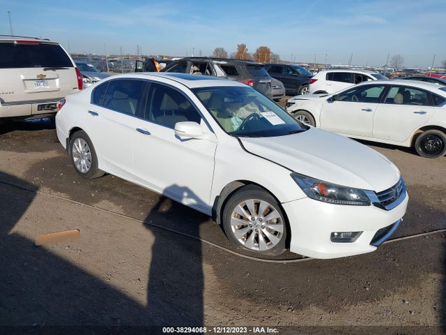 2015 1HGCR2F86FA067296 main image