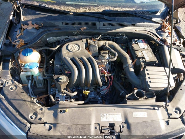 3VW2K7AJ5FM320243 Volkswagen Jetta 2.0l S