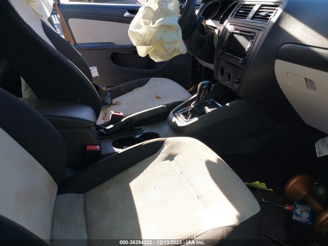 3VW2K7AJ5FM320243 Volkswagen Jetta 2.0l S