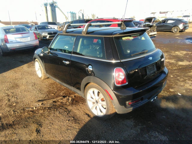 2013 MINI COOPER HARDTOP WMWSV3C57DT388137 Photo 2