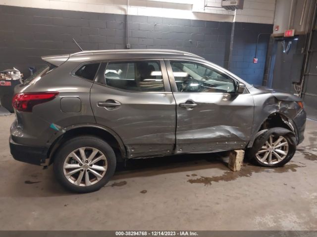 JN1BJ1CR3HW138326 Nissan Rogue Sport Sv
