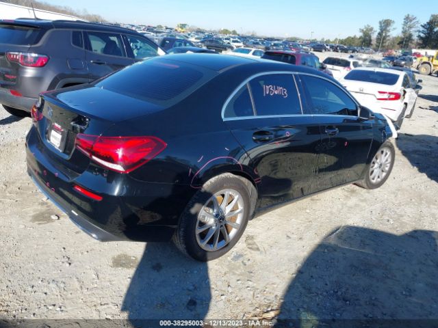 WDD3G4FB9KW018544 Mercedes-Benz A 220 4matic