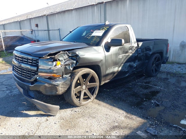Chevrolet Silverado 1500 Ls 2018 1GCNCNEC8JZ102740 Image 2