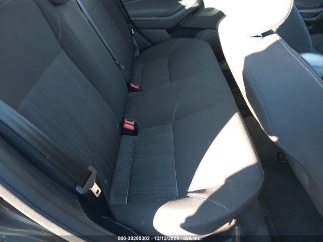 2015 FORD FOCUS SE VIN: 1FADP3F29FL381108