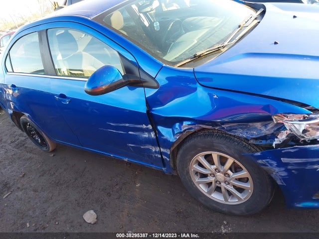 Chevrolet Sonic Lt Auto 2017 1G1JD5SH2H4125698 Image 13