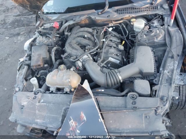 1FA6P8AM5G5270818 Ford Mustang V6