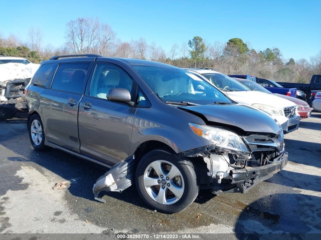 Toyota Sienna Le 8 Passenger 2018 5TDKZ3DC5JS903876 Image 1