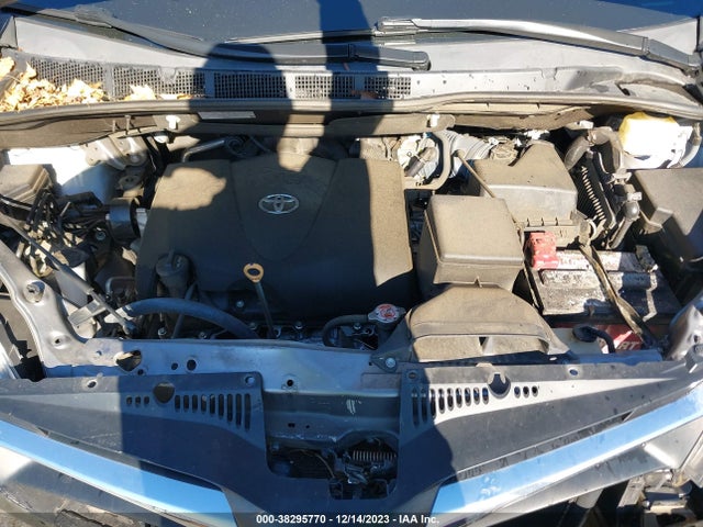 Toyota Sienna Le 8 Passenger 2018 5TDKZ3DC5JS903876 Image 10