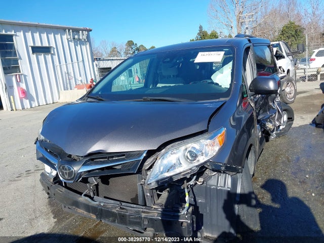 Toyota Sienna Le 8 Passenger 2018 5TDKZ3DC5JS903876 Image 13