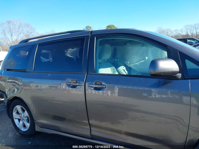 Toyota Sienna Le 8 Passenger 2018 5TDKZ3DC5JS903876 Image 14