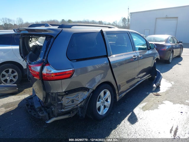 Toyota Sienna Le 8 Passenger 2018 5TDKZ3DC5JS903876 Image 4