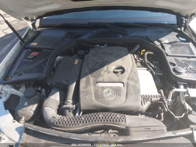 55SWF4JB6FU051852 Mercedes-Benz C 300 Luxury/sport