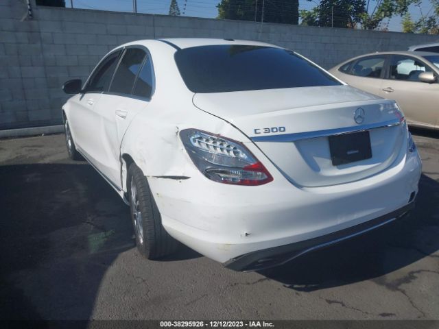 55SWF4JB6FU051852 Mercedes-Benz C 300 Luxury/sport