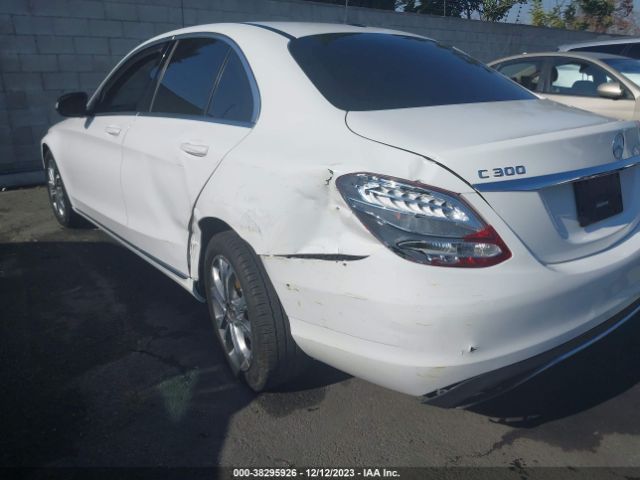55SWF4JB6FU051852 Mercedes-Benz C 300 Luxury/sport