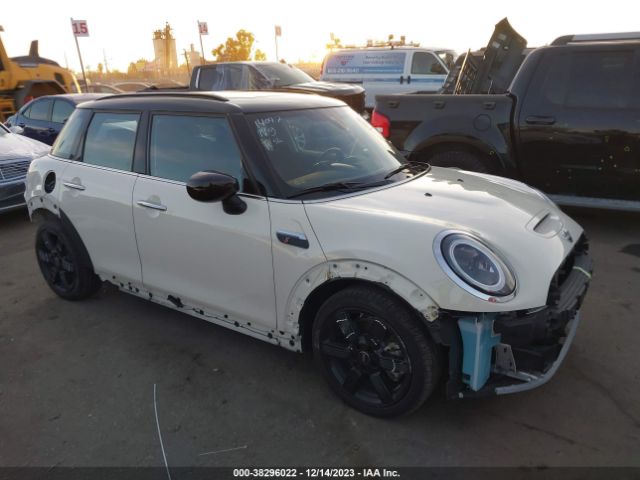 38296022 :رقم المزاد ، WMW53DK06P2T58510 vin ، 2023 Mini Hardtop Cooper S مزاد بيع