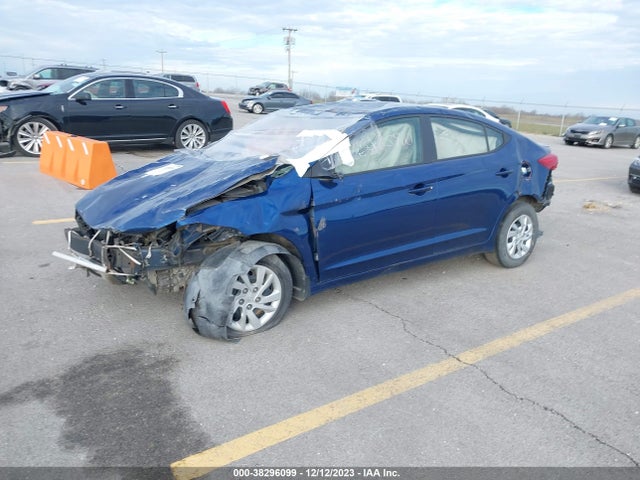 Hyundai ELANTRA SE 2018 5NPD74LF1JH315706 Image 2