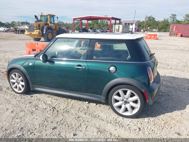 2004 MINI COOPER S WMWRE33404TD78199 Photo 2