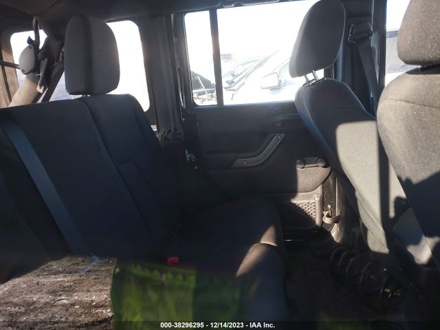 2014 JEEP WRANGLER UNLIMITED SPORT VIN: 1C4BJWDG8EL318132