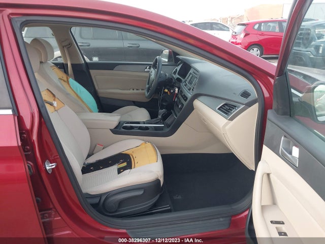 2015 HYUNDAI SONATA SE VIN: 5NPE24AF4FH206685