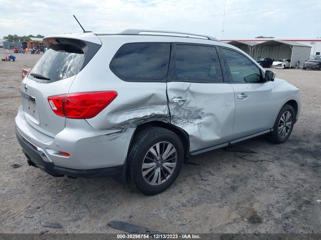 2018 NISSAN PATHFINDER SL VIN: 5N1DR2MN1JC621154