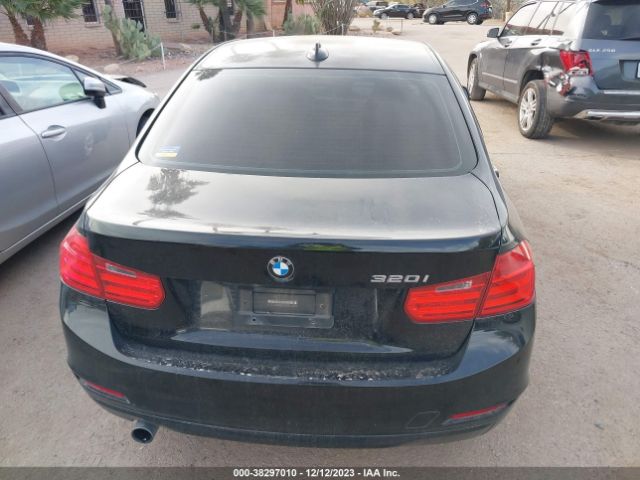 WBA3B1G53FNT06794 BMW 320i