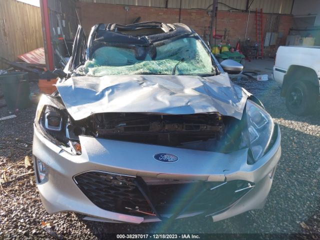1FMCU0H69NUA80727 Ford ESCAPE SEL