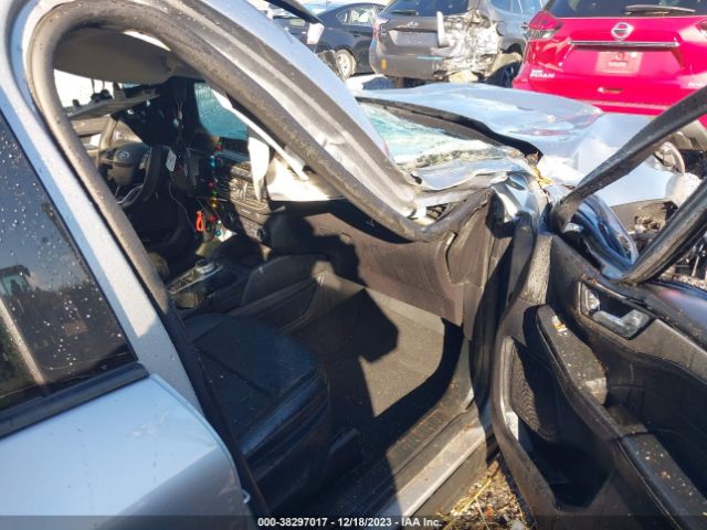 1FMCU0H69NUA80727 Ford ESCAPE SEL