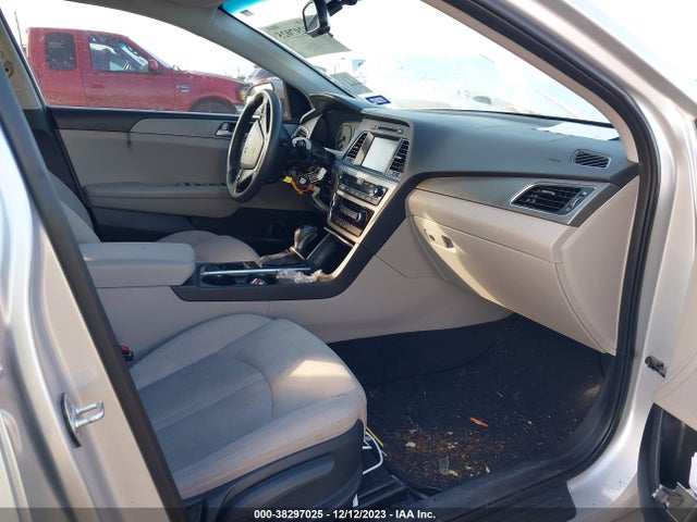 2016 HYUNDAI SONATA SE VIN: 5NPE24AF5GH431862