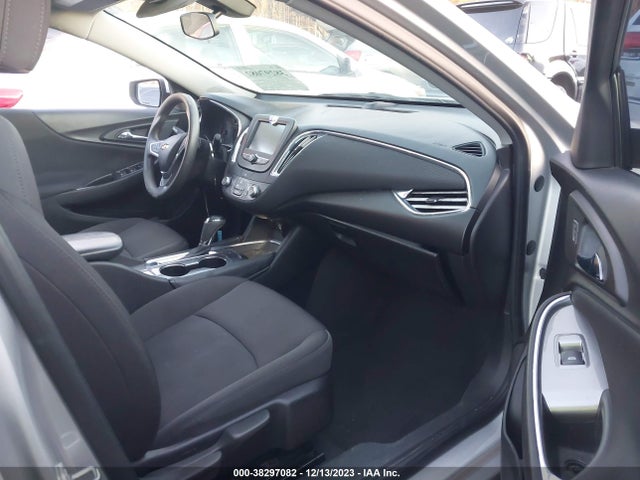 Chevrolet MALIBU LT 2018 1G1ZD5ST4JF174354 Image 5