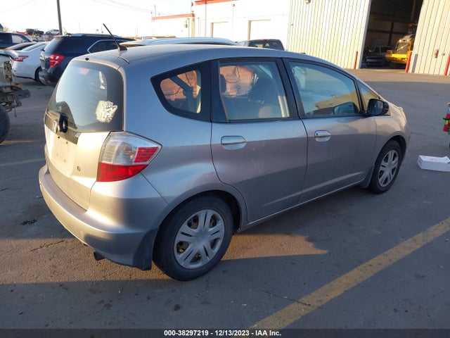 2010 HONDA FIT VIN: JHMGE8H26AC019171