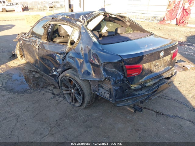 BMW 328I 2016 WBA8E9C59GK646469 Image 3