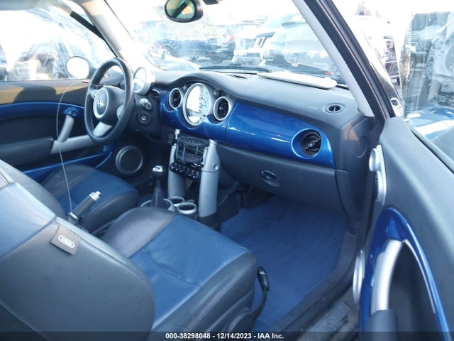 2005 MINI COOPER S WMWRE33485TD94409 Photo 4