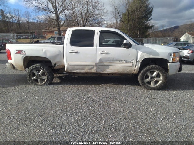 2011 CHEVROLET SILVERADO 1500 LT VIN: 3GCPKSE36BG124005