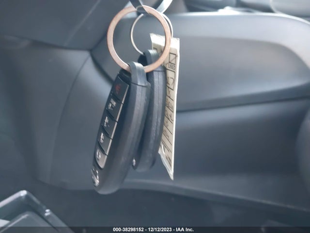 2018 NISSAN ROGUE SV VIN: 5N1AT2MTXJC708327