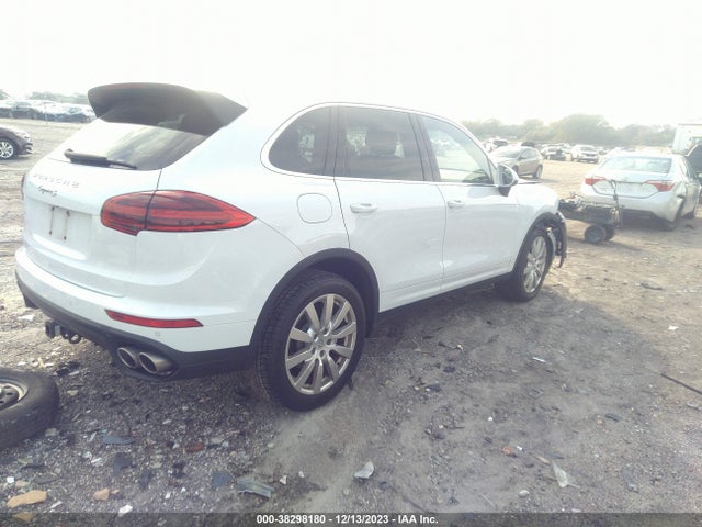 2015 PORSCHE CAYENNE WP1AB2A2XFLA57175 Photo 3