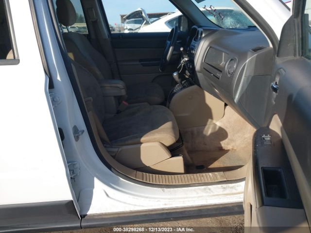 1C4NJPBAXGD726730 Jeep Patriot Sport