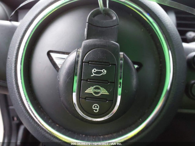 2016 MINI HARDTOP WMWXU1C58G2D13022 Photo 10