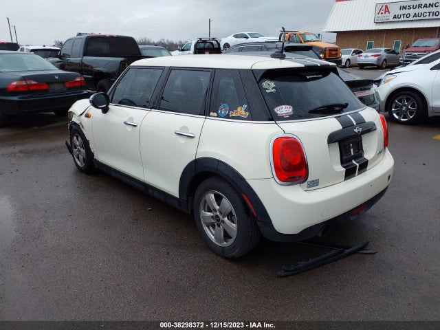 2016 MINI HARDTOP WMWXU1C58G2D13022 Photo 2