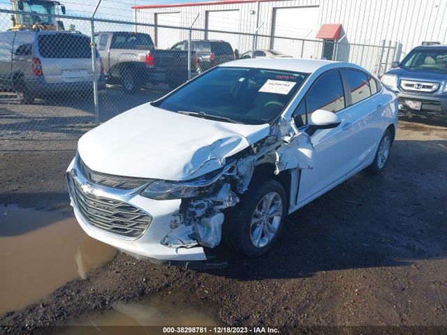 Chevrolet CRUZE LT 2019 1G1BE5SM3K7146287 Image 2