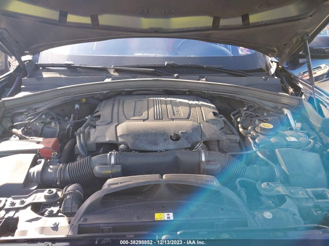 2017 JAGUAR F-PACE SADCM2BV7HA080932 Photo 9