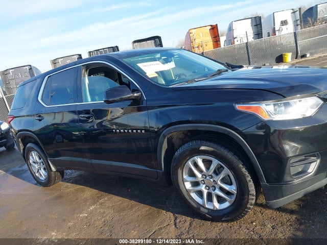 Chevrolet Traverse Ls 2018 1GNERFKW8JJ140932 Image 14