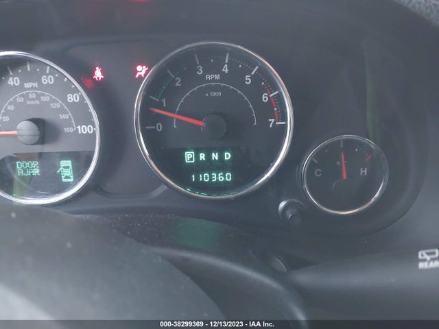 2011 JEEP WRANGLER UNLIMITED SAHARA VIN: 1J4BA5H17BL620369