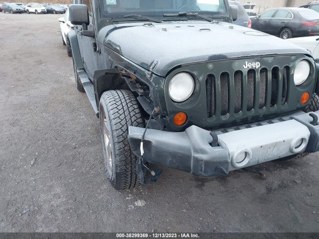 2011 JEEP WRANGLER UNLIMITED SAHARA VIN: 1J4BA5H17BL620369