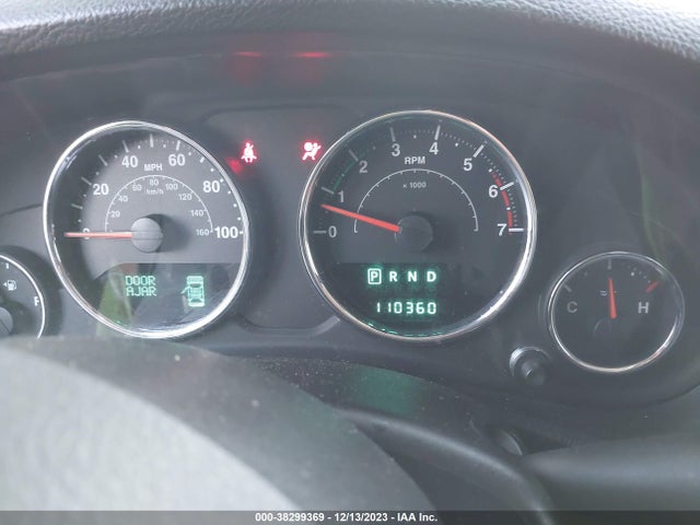 2011 JEEP WRANGLER UNLIMITED SAHARA VIN: 1J4BA5H17BL620369
