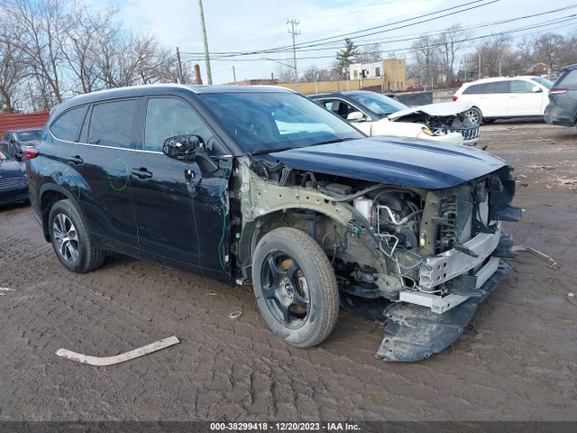 Toyota Highlander Xle 2022 5TDGZRBH0NS586022 Image 1