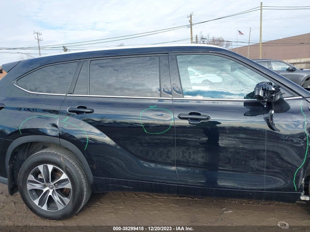 Toyota Highlander Xle 2022 5TDGZRBH0NS586022 Image 13