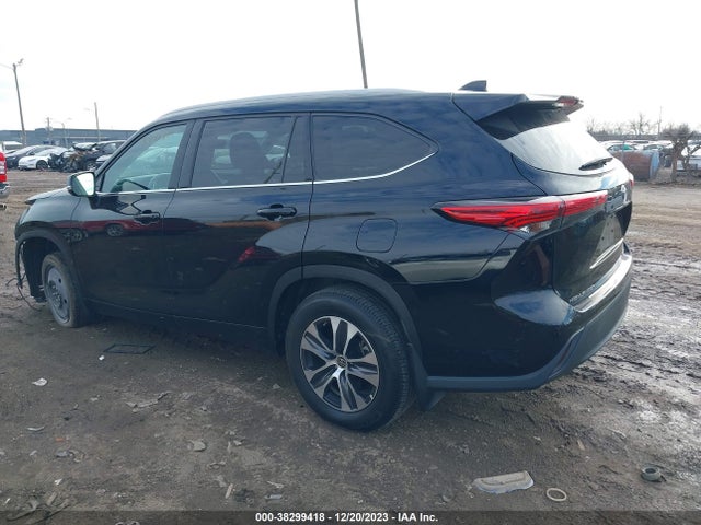 Toyota Highlander Xle 2022 5TDGZRBH0NS586022 Image 3