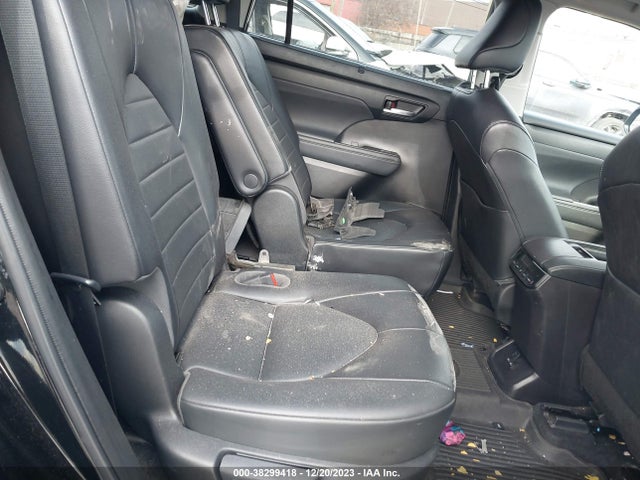 Toyota Highlander Xle 2022 5TDGZRBH0NS586022 Image 8