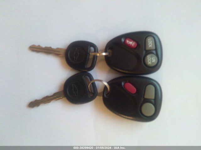 2002 CHEVROLET SILVERADO 1500 LS VIN: 2GCEK19T621229387