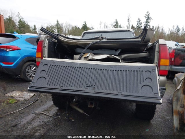 2002 CHEVROLET SILVERADO 1500 LS VIN: 2GCEK19T621229387